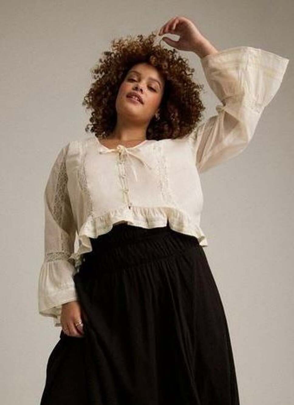 Torrid Festi High Low Ruffle Tie Front Top Size 4X Whisper White